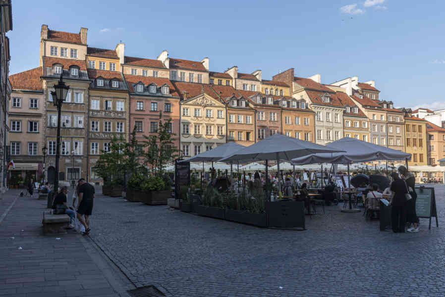 Polonia - Varsovia 062 - plaza de la Ciudad Vieja.jpg